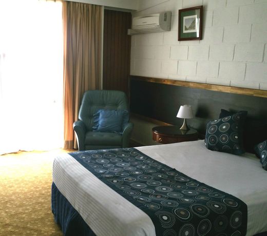 Snow Season Motor Inn