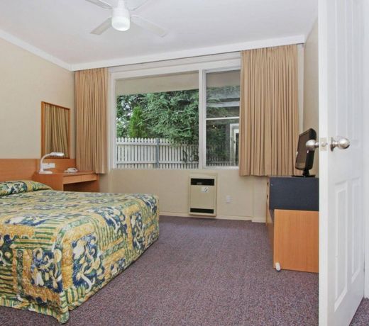Redhill Cooma Motor Inn