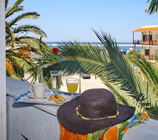 Dolphin Hotel