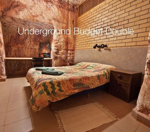 Radeka Downunder Underground Motel