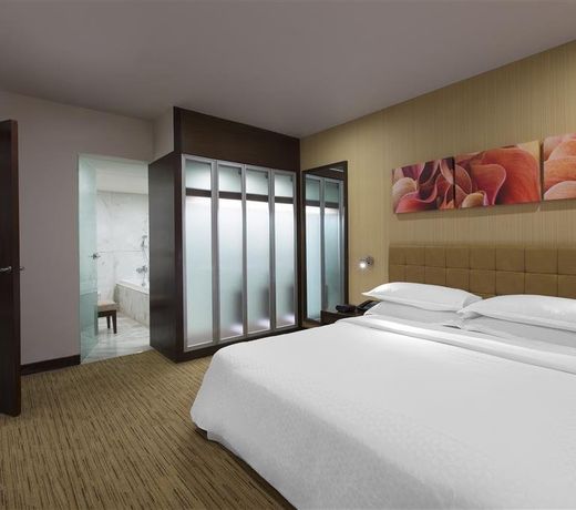 Four Points by Sheraton Hotel and Serviced Apartments Pune