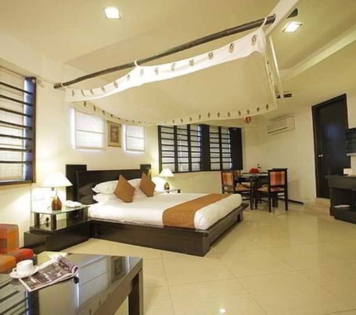 Hotel Om Tower