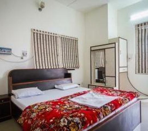 Sai Home Stay - Bed & Breakfast