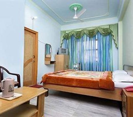 Hotel Raj Bed & Breakfast
