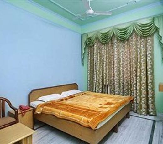 Hotel Raj Bed & Breakfast