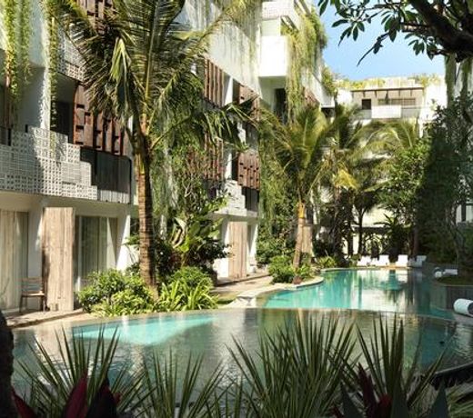 The Akmani Legian