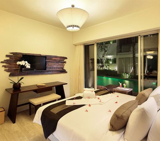 The Akmani Legian