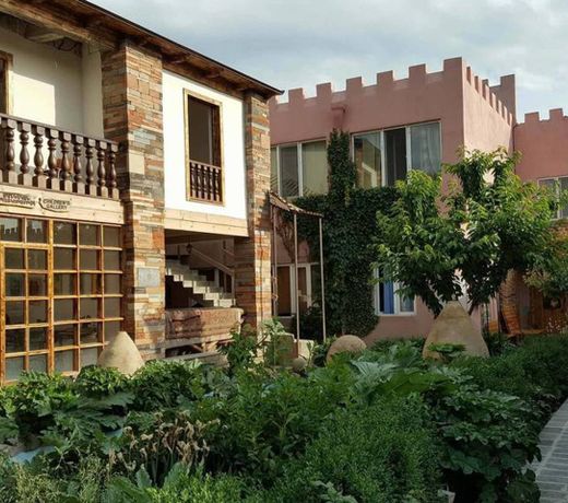 Machanents Guest House