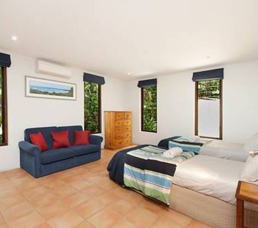 2/9 Marine Parade, Wategos Beach - Beachbound