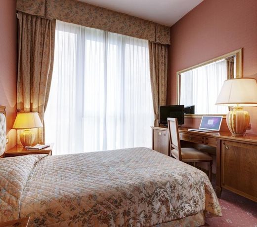 Borgo Palace Hotel