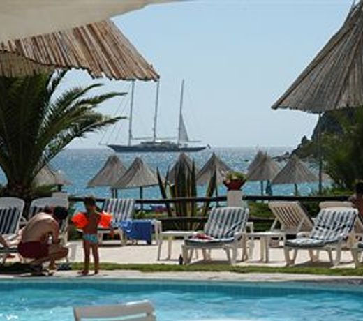 Cormoran Hotel