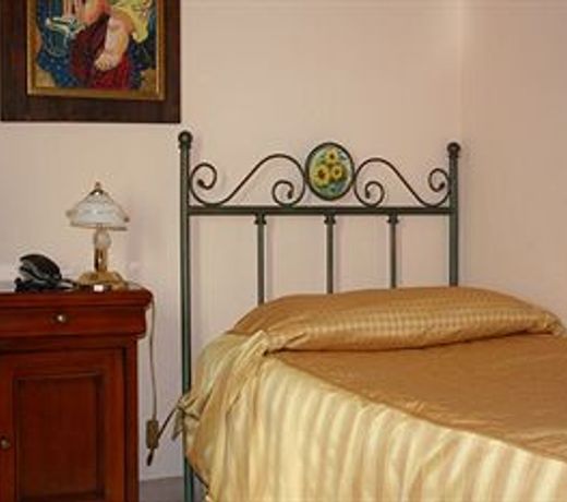 Emmaus Hotel