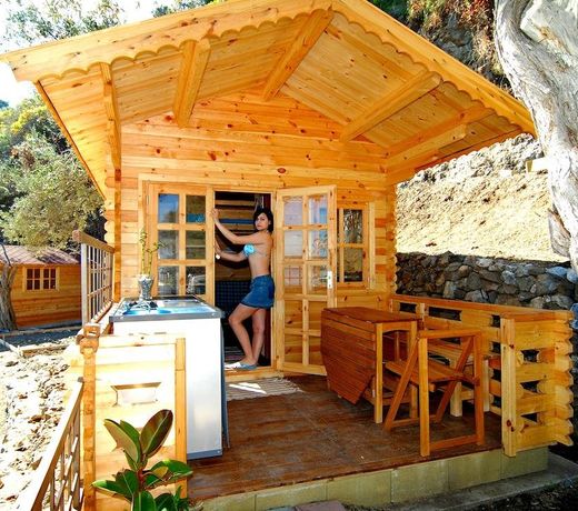 Cirucco Bay Hotel & Camping