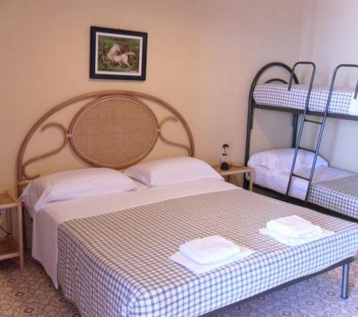 Cirucco Bay Hotel & Camping