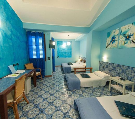 Petit Hotel