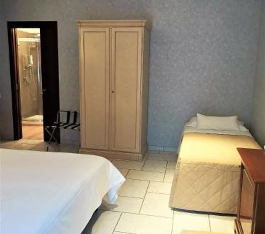 Andris Hotel