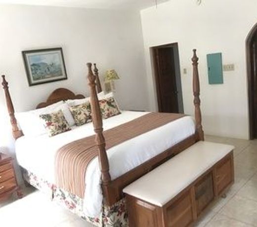 Negril Treehouse Resort