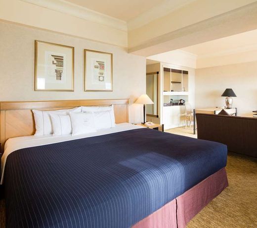 Kobe Bay Sheraton Hotel & Towers