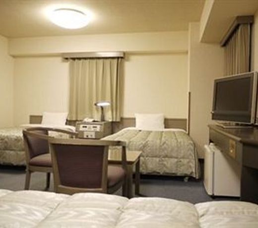 Hotel Route-Inn Toyama Ekimae