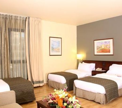 Le Commodore Hotel