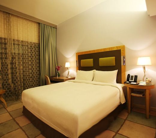 Riviera Hotel & Beach Lounge