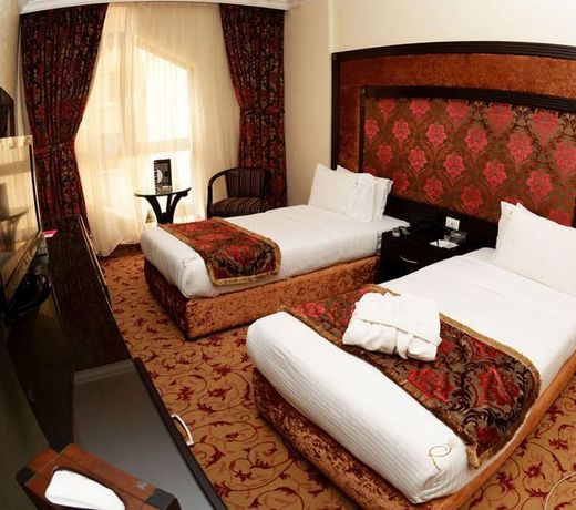 Queens Suite Hotel