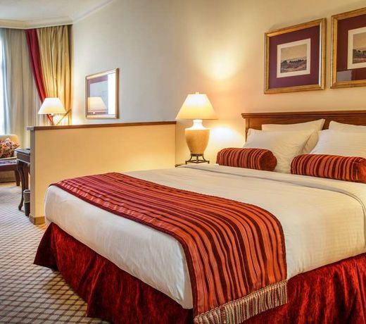 Golden Tulip Galleria Hotel
