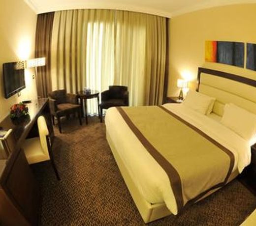 Lancaster Raouche Hotel