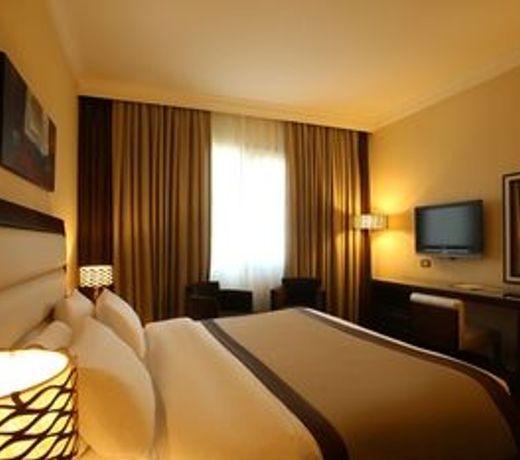 Lancaster Raouche Hotel