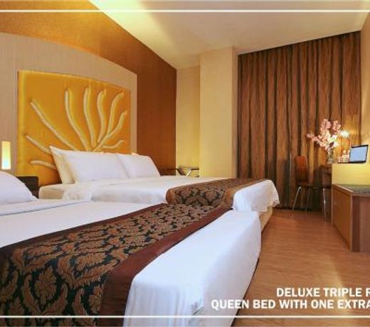 Courtyard Hotel 1Borneo