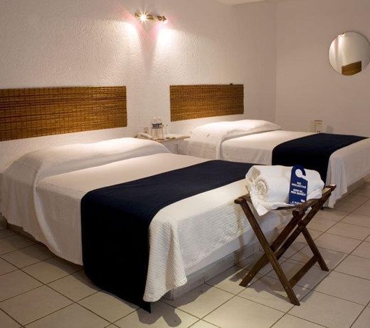 EL HOTELITO