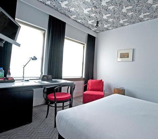 Peppers Gallery Hotel