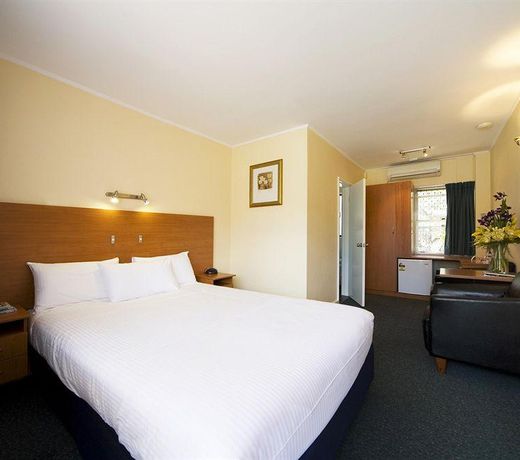 B.W MOTEL MONARO