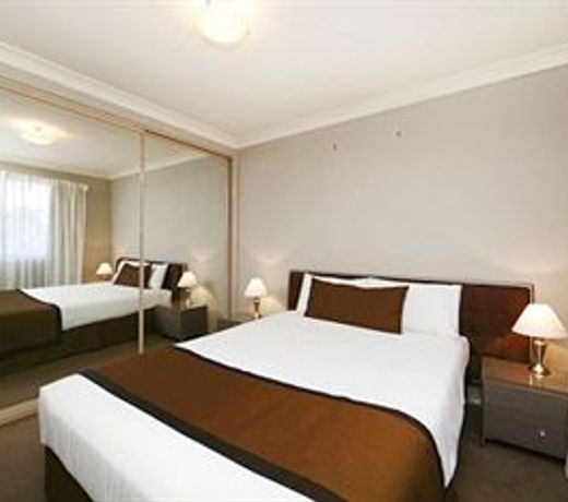 Pinnacle Apartments