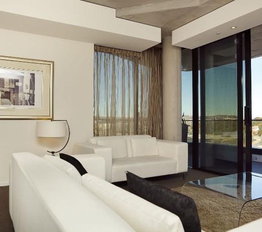 Pinnacle Apartments
