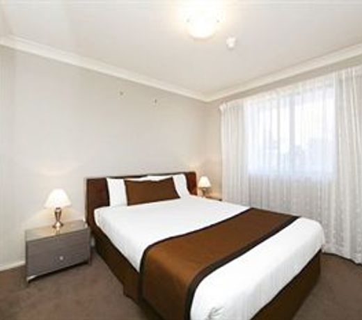 Pinnacle Apartments