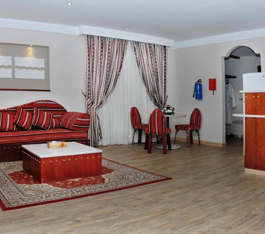 Al Liwan Suites