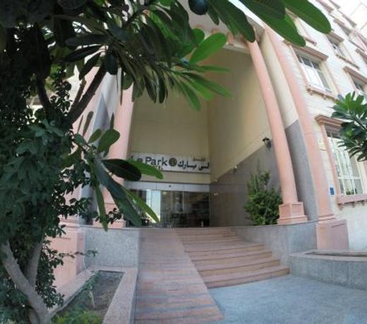 Le Park Hotel