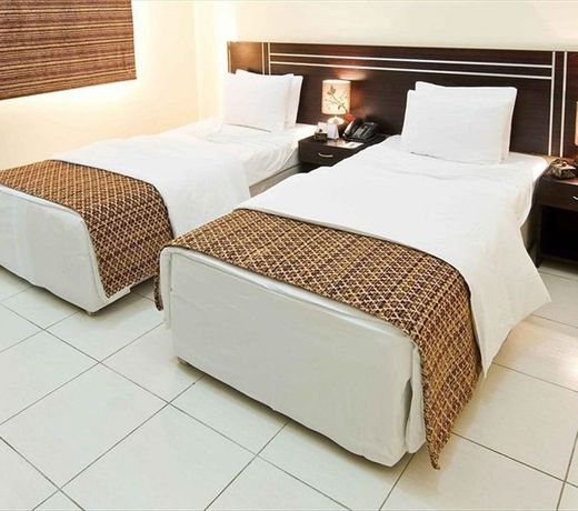 La Villa Hotel
