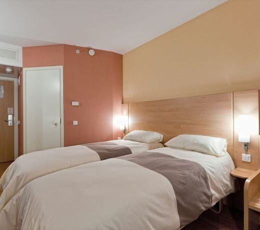 Ibis Samara