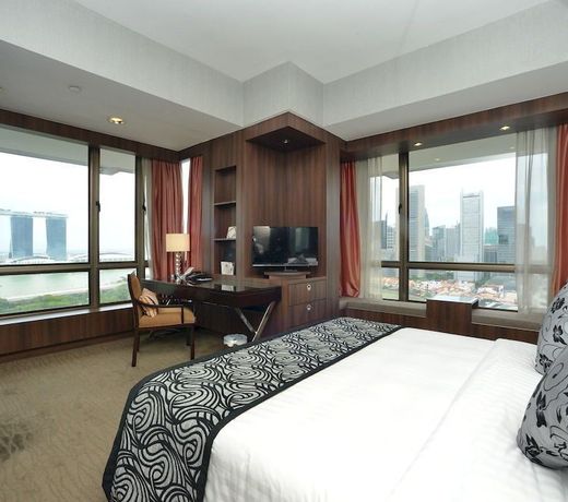 Peninsula Excelsior Hotel