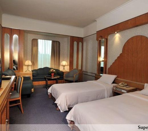 Peninsula Excelsior Hotel