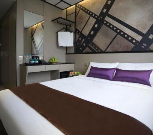 Hotel 81 Premier Hollywood