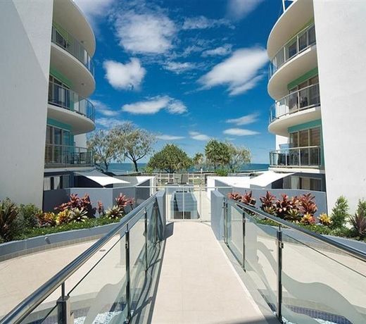 Rolling Surf Resort