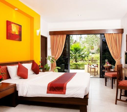 All Seasons Naiharn Phuket