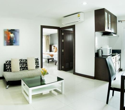 OYO 241 Ratana Hotel Sakdidet