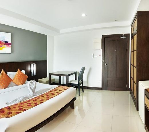 OYO 241 Ratana Hotel Sakdidet