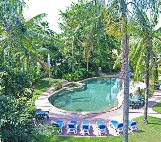 Cairns Beach Resort