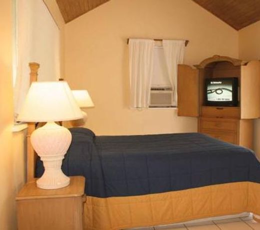 Orchard Garden Hotel & Suites