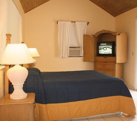 Orchard Garden Hotel & Suites